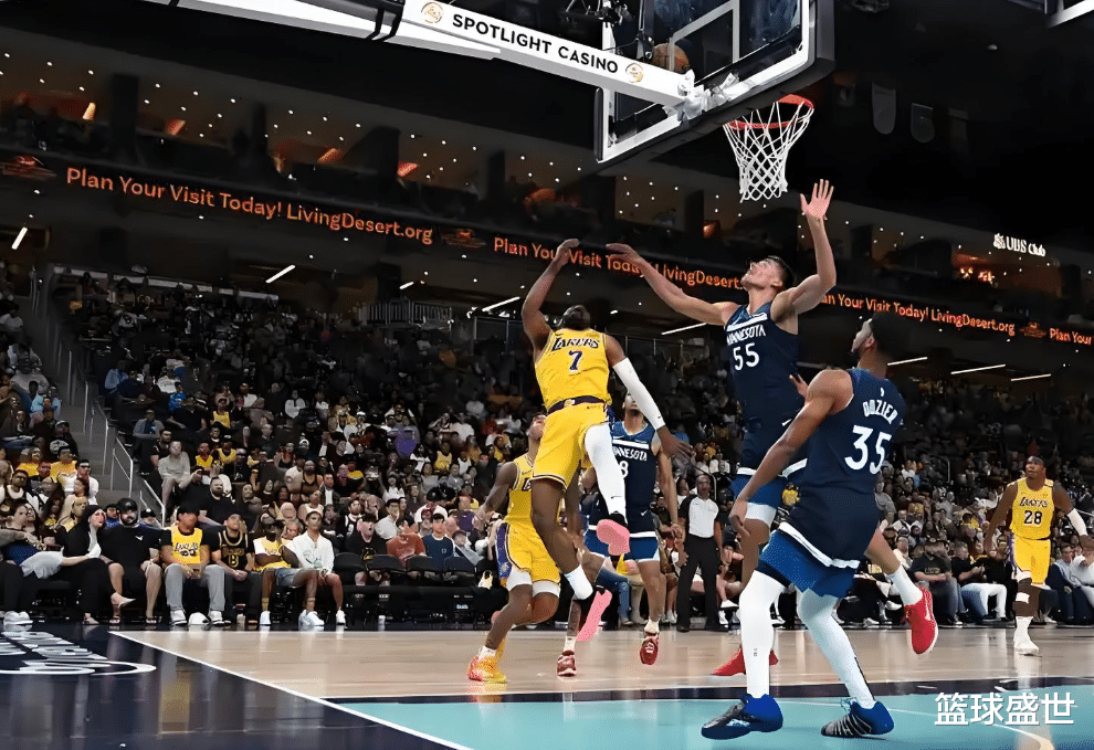 洛杉矶湖人八强战血战上海申花，德约科维奇砍下13记关键球，全场沸腾(德约科维奇比赛视频中文解说)