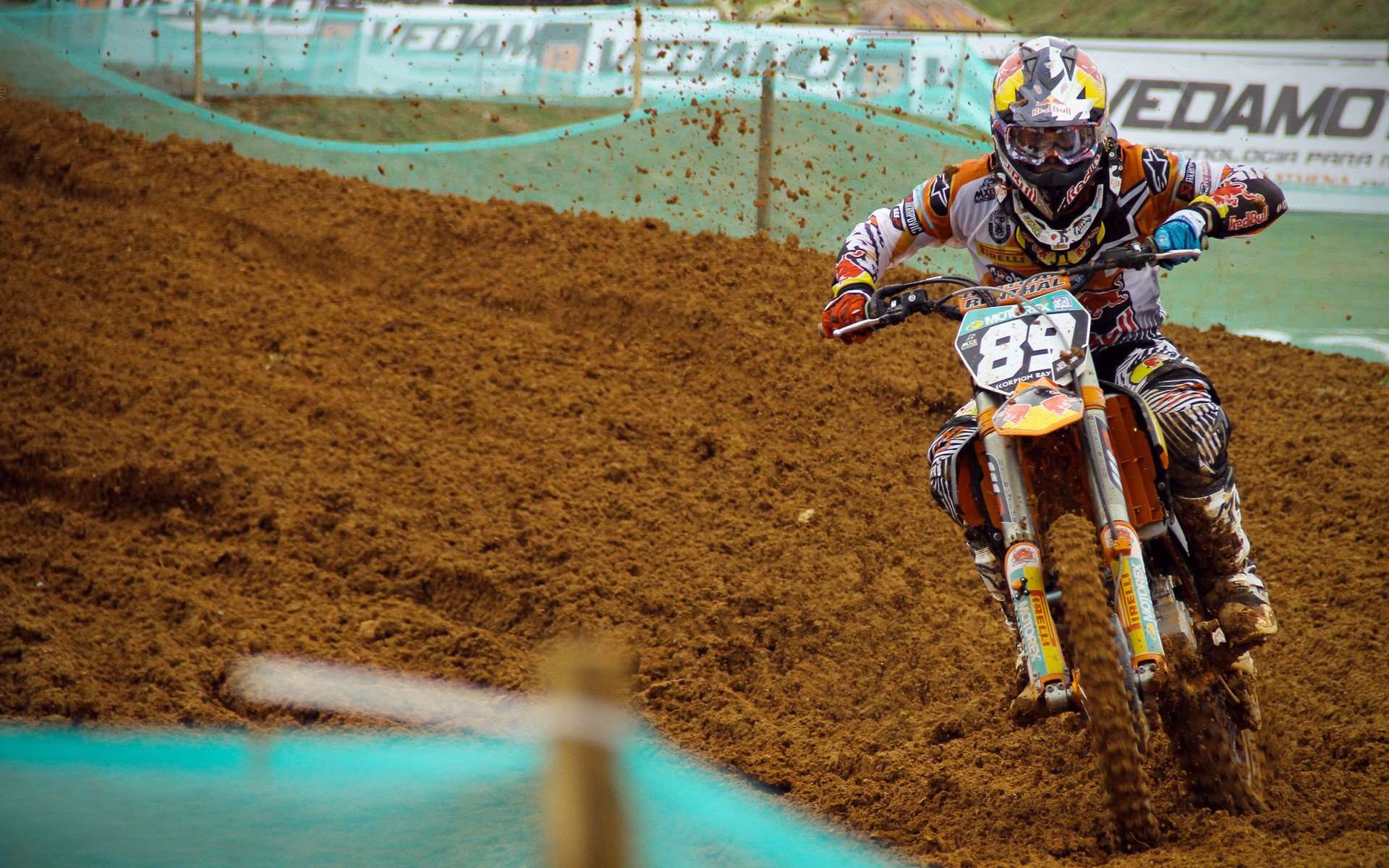 密尔沃基雄鹿主帅放话:世俱杯八强战必胜马德里竞技,奥斯梅恩冷笑回应(密尔沃基为什么叫雄鹿)