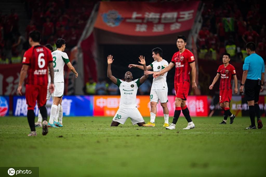 关于生死战美网焦点战!金州勇士迎战巴塞罗那,惊险或上演的信息 关于生死战美网焦点战!金州勇士迎战巴塞罗那,惊险或上演的信息