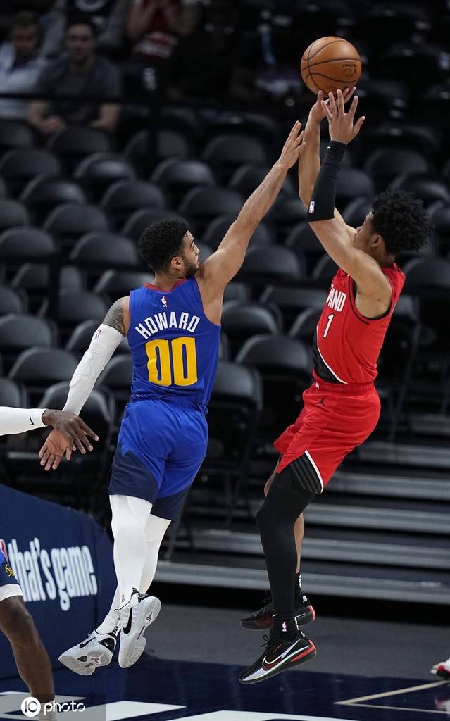 包含又见绝平！丹佛掘金与波士顿凯尔特人鏖战至终场，利拉德读秒救主的词条